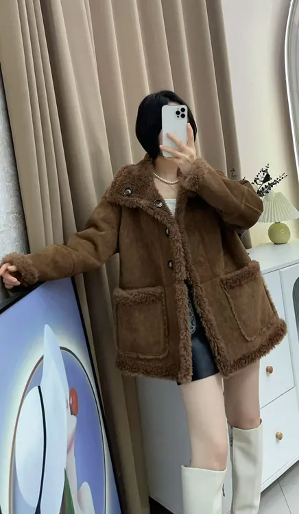 两面穿皮毛一体皮草外套女中长款冬季百搭酷飒风高级感羊剪绒大衣