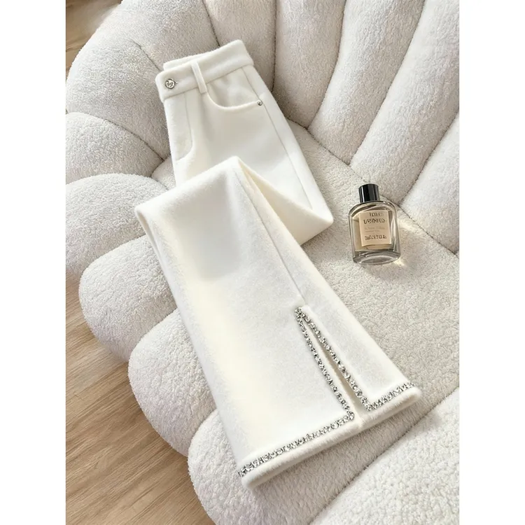 今年流行爆款超火高级感超好看梨形身材遮胯白色开叉阔腿裤子女冬