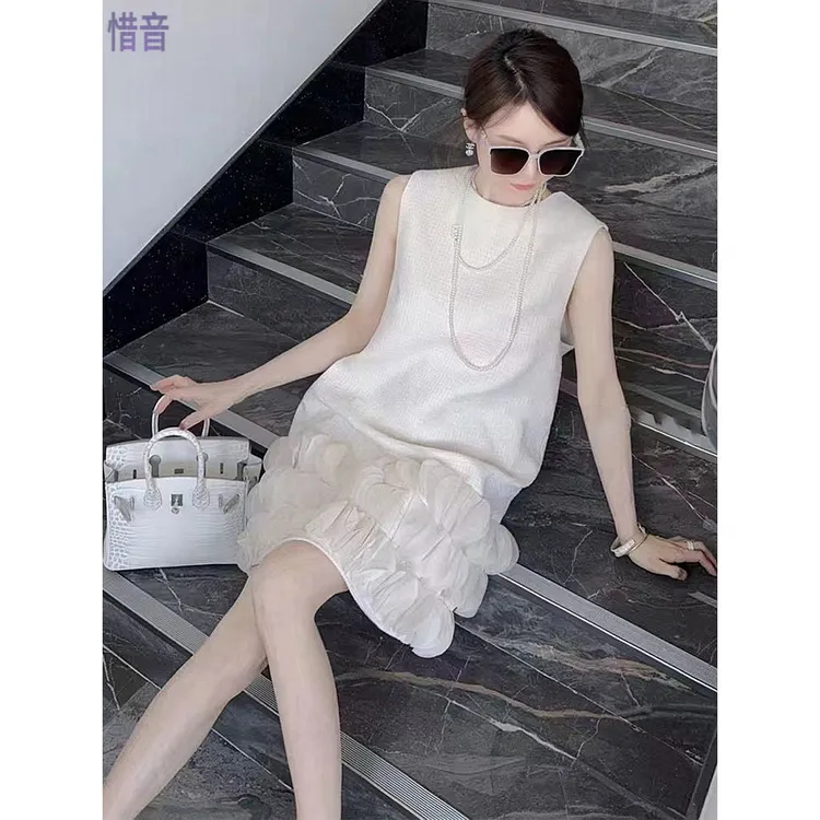 欧货2025夏季高端精致气质女神范小香风白色无袖打底连衣裙女