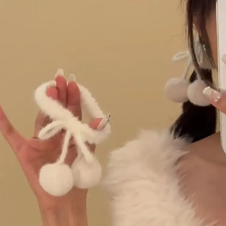 白色毛绒绒蝴蝶结球球发圈甜妹少女樱桃头绳丸子头双马尾秋冬发饰