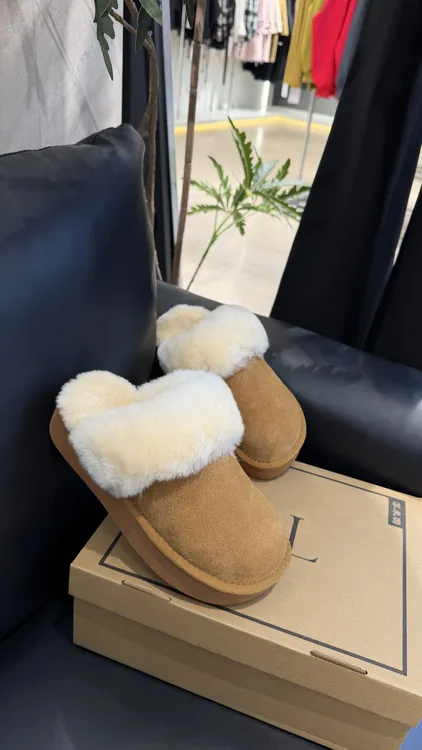 苏米璐牛皮绒秋冬保暖情侣家居休闲毛毛防滑橡胶底女拖鞋棉鞋