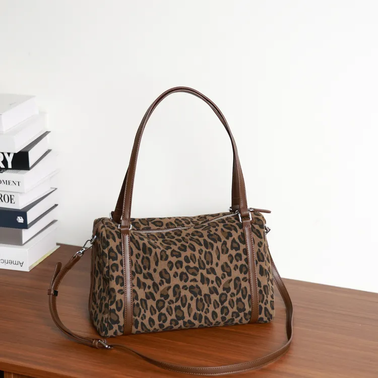 MILIAN/米丽安2025新款时尚豹纹枕头包女款休闲通勤单肩包斜挎包