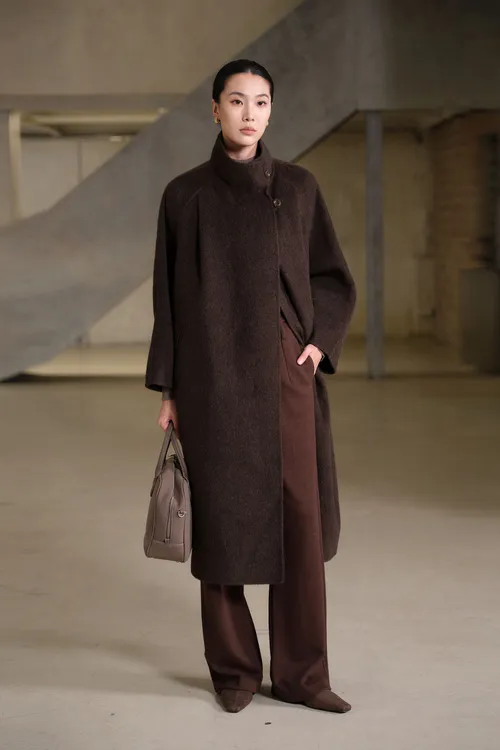 茉玉兰高端100%骆马绒立领极简女长款大衣