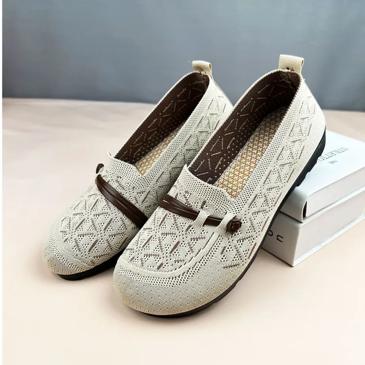 2025轻便妈妈百搭夏季新款镂空防滑透气平底单鞋几何图案洋气软底