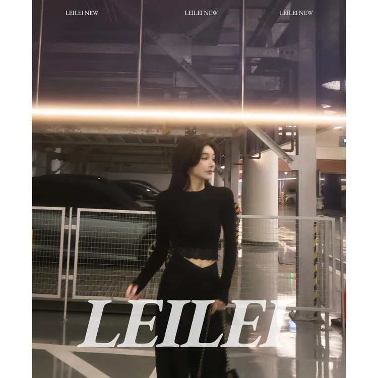 磊磊【暖玉生香】加绒蕾丝上衣 紧身显瘦短款洋气上衣#8875