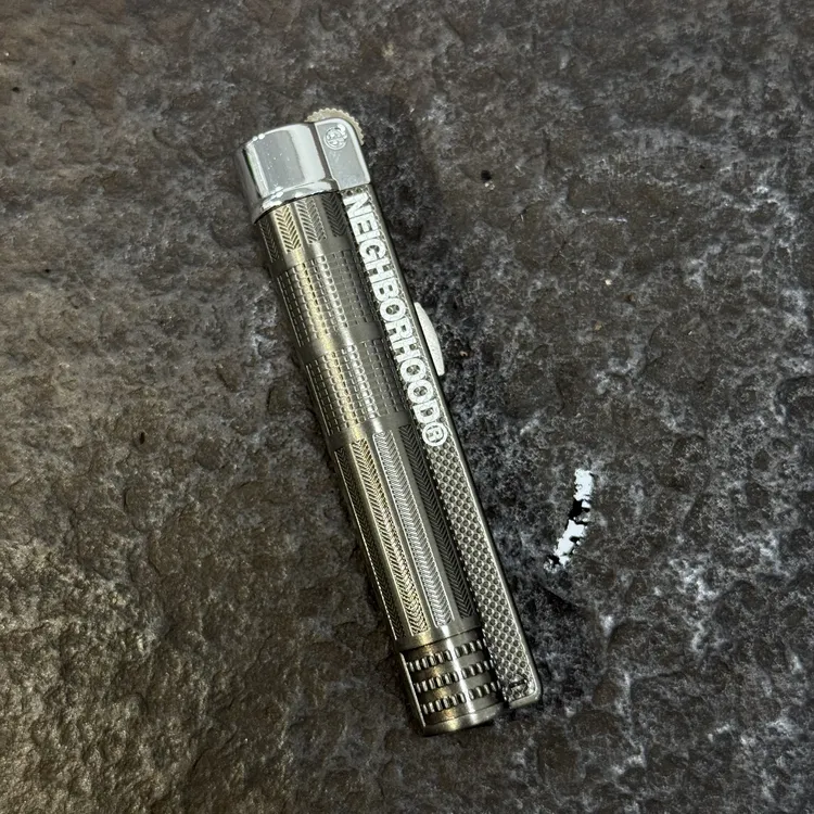 NH细长便携式打火机2025新款防风金属直冲打火机烟型复古老式滚轮