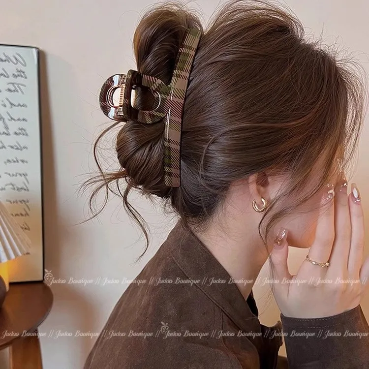 气质抓夹女2025新款洋气鲨鱼夹后脑勺网红爆款发夹夹子盘发发饰