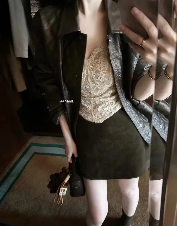 2025秋季新款棕色皮衣外套女衬衫高级感百搭显瘦上衣蕾丝吊带半裙