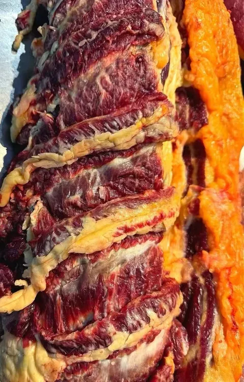 云南云岭高山草饲金膘土黄牛肉一物一拍