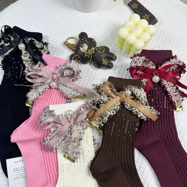 袜子女ins潮长筒袜钉珠蝴蝶结中筒袜秋冬季透气轻奢饰品高筒袜