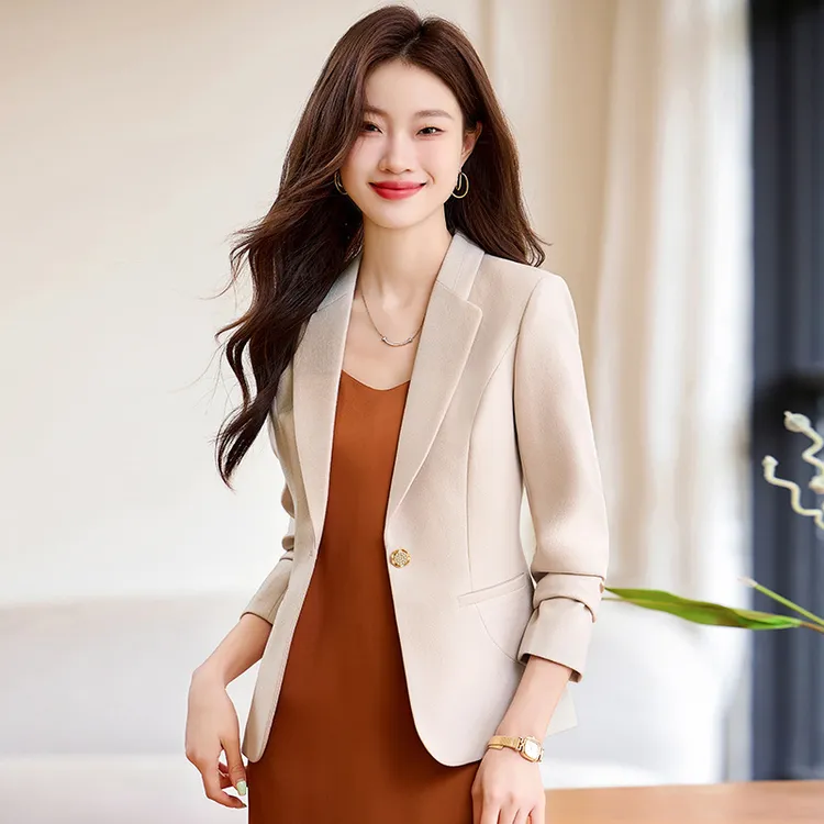 DouPB轻奢杏色休闲西装外套女2024春秋新款高级感时尚气质长袖休