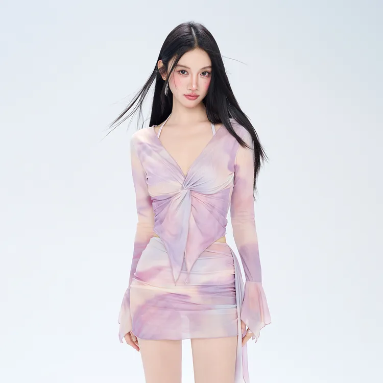 2025新款泳衣女高级感长袖比基尼四件套裙式遮肉显瘦泡温泉度假风