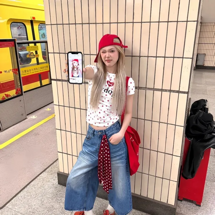 小狗烫钻印花夏季短袖设计T恤女休闲风2025新款美式辣妹上衣收腰