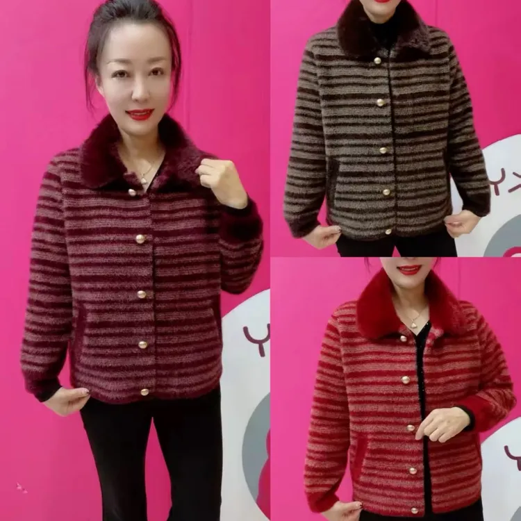 中老年妈妈秋冬季短款双面绒横格毛领外套小个子加绒加厚保暖女装
