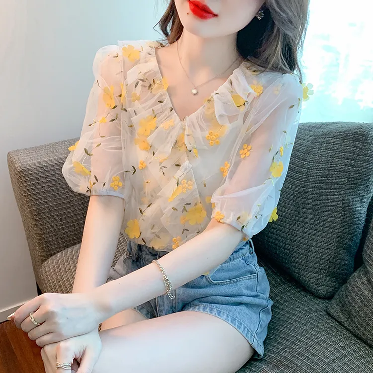 2025新款甜美气质小黄花网纱蕾丝衬衫女夏季减龄显瘦短袖百搭上衣