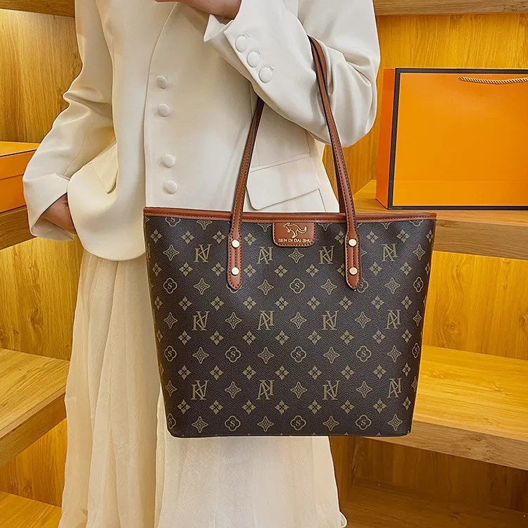 托特包女时尚棋盘格2025新款大容量单肩包韩版印花通勤腋下包包