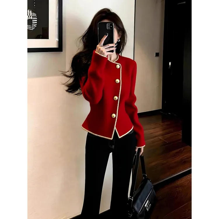 今年流行漂亮独特超好看绝美上衣高级感轻奢减龄洋气红色外套冬季