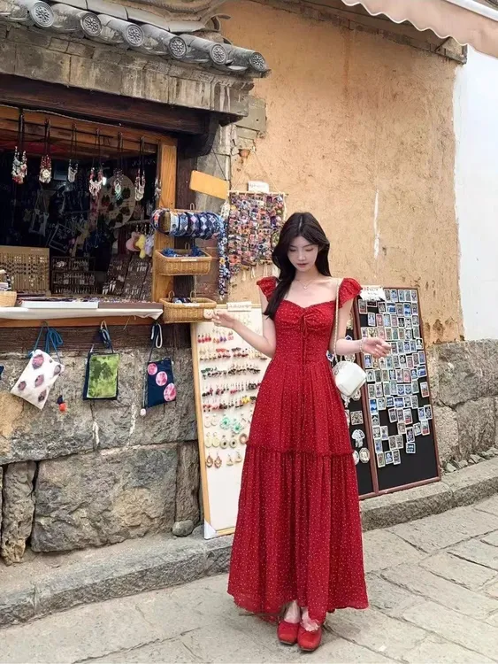 红色小飞袖露背波点连衣裙女夏收腰显瘦气质长款海边度假风雪纺裙