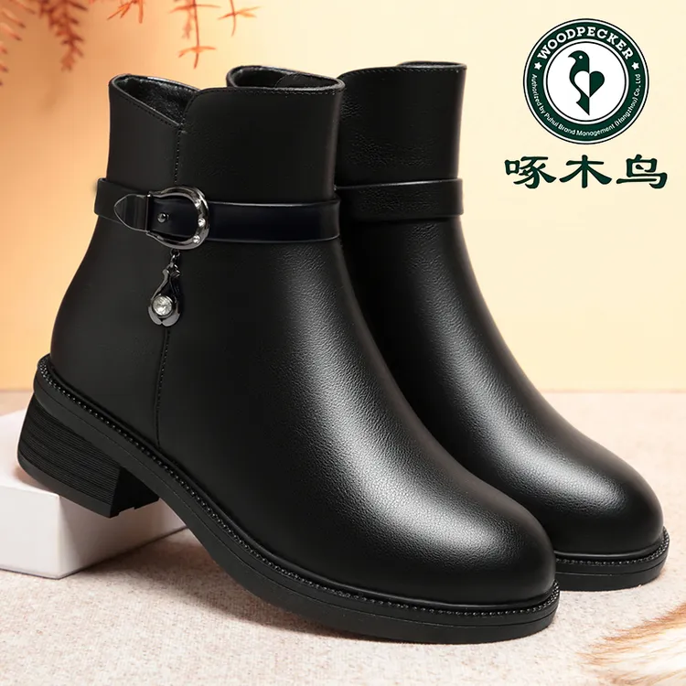 啄木鸟中老年妈妈鞋子秋冬季短靴保暖棉鞋棉靴加绒皮鞋女软底靴子