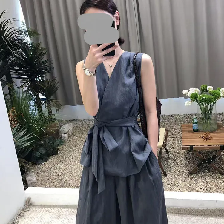 高级感时尚简约套装女夏季新款气质V领收腰无袖上衣阔腿裤两件套