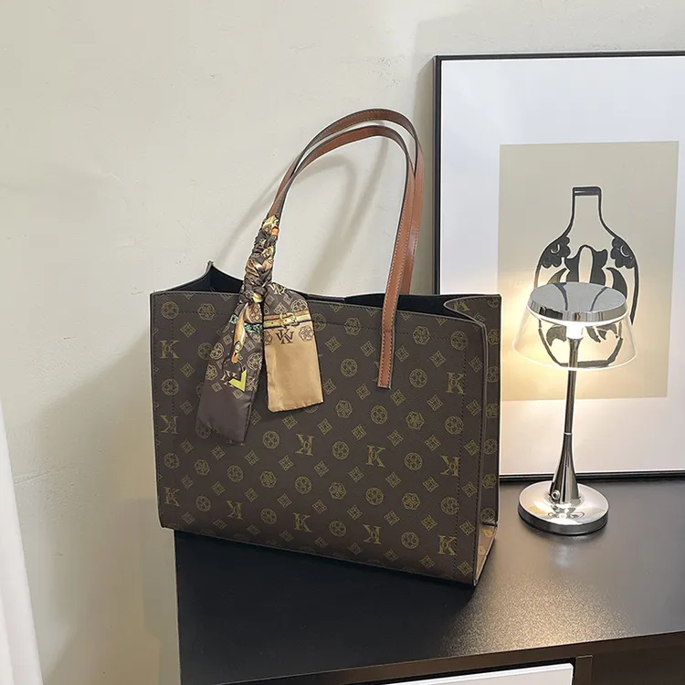 大容量软皮托特包手提大包包女2025新款复古单肩包时尚轻奢购物袋