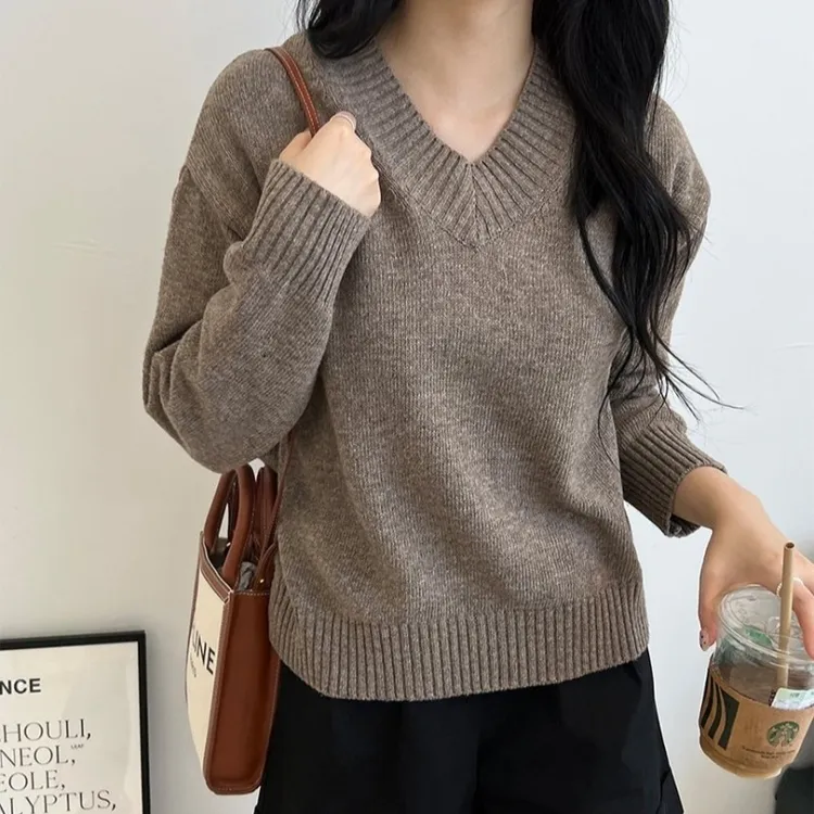 大码女装秋冬韩版慵懒毛衣v领纯色百搭厚针织上衣