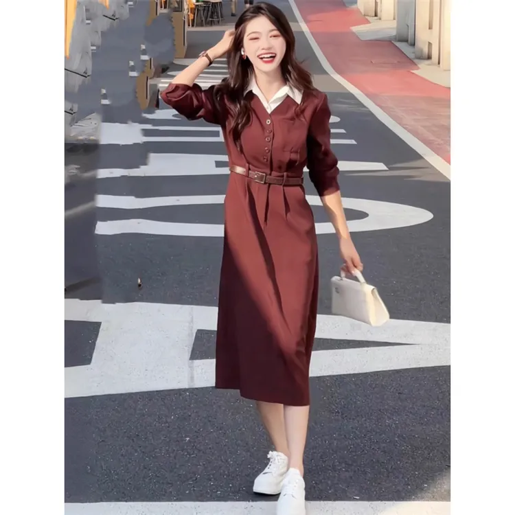 拉夏贝尔高级感翻领假两件连衣裙女洋气2025春秋装新款收腰中长裙