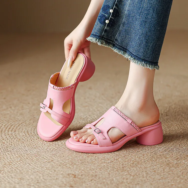 法式复古方头一字露趾拖鞋女休闲舒适镂空度假沙滩凉拖鞋夏季外穿