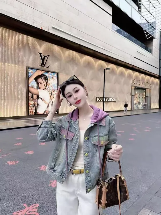 春秋百搭女宽袖连帽针织短外套印花网红休闲秋季潮流