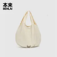本来BENLAI尼龙褶皱单肩包2024秋冬新款圆形小众气质休闲大型包包
