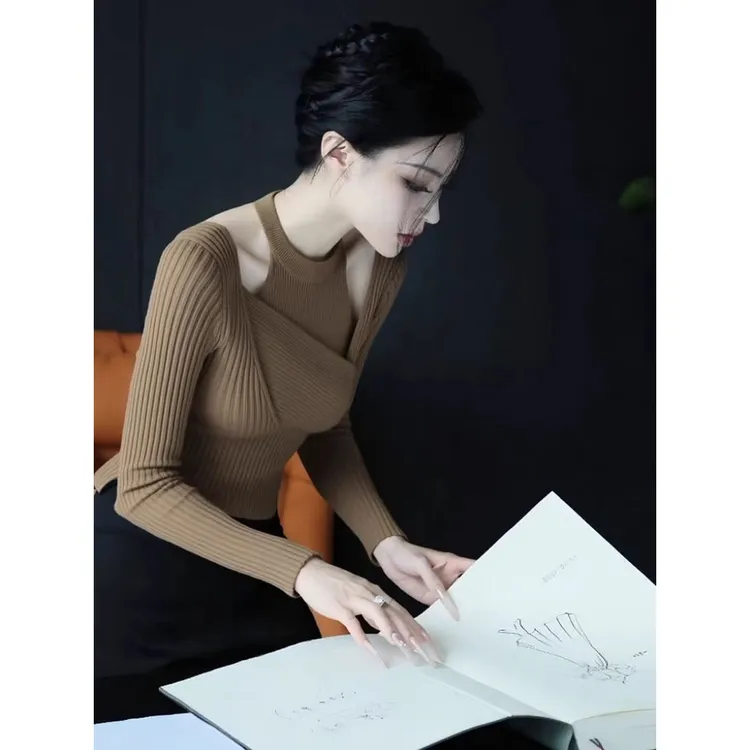 设计感挂脖露锁骨针织衫女秋季新款修身显瘦不规则气质打底衫上衣