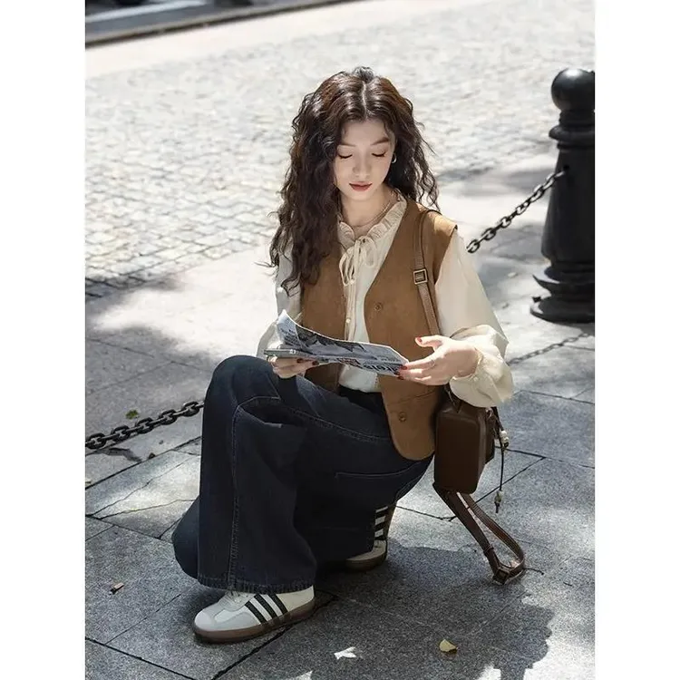 新款韩版高级感雪纺上衣咖色马甲牛仔裤三件套显瘦搭配