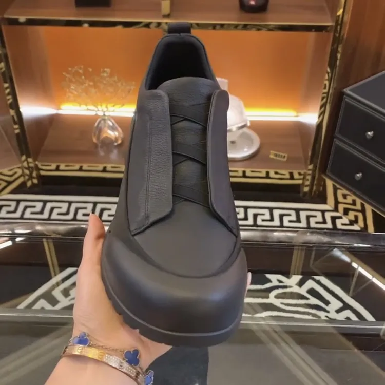 春季休闲皮面户外新款低帮弹力带男士黑色鞋韩版休闲男皮鞋