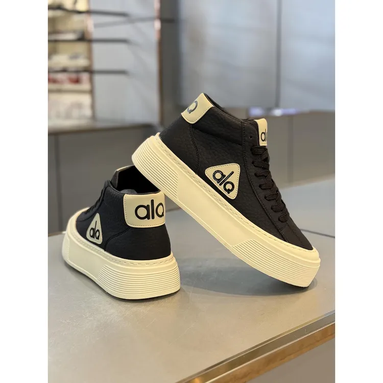 ICCLEK男鞋2025年秋冬季新款纯色高帮板鞋舒适轻便日常款阿甘鞋