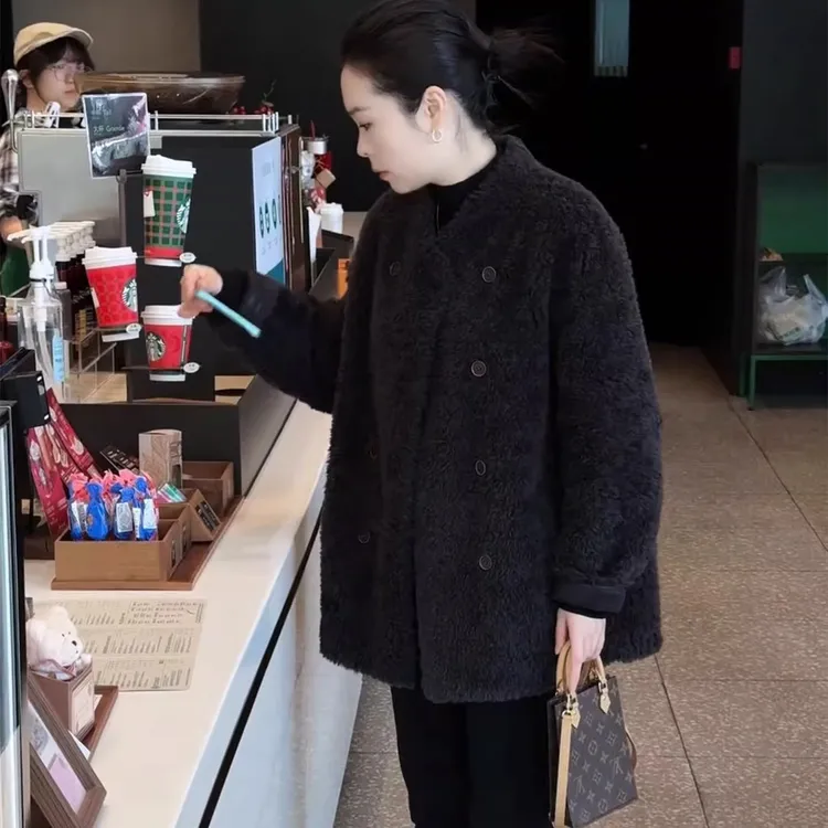 慵懒风软糯韩版羊羔毛毛外套女中长款2025冬装v领皮毛一体外套潮