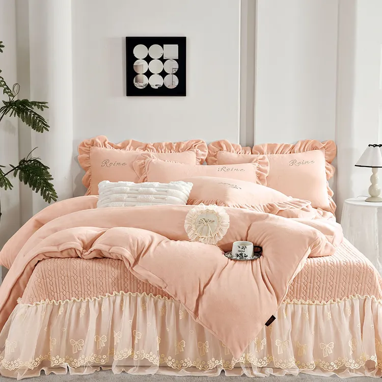 初梦-2025冬季新款花边加厚蕾丝四件套被套夹棉床上用品