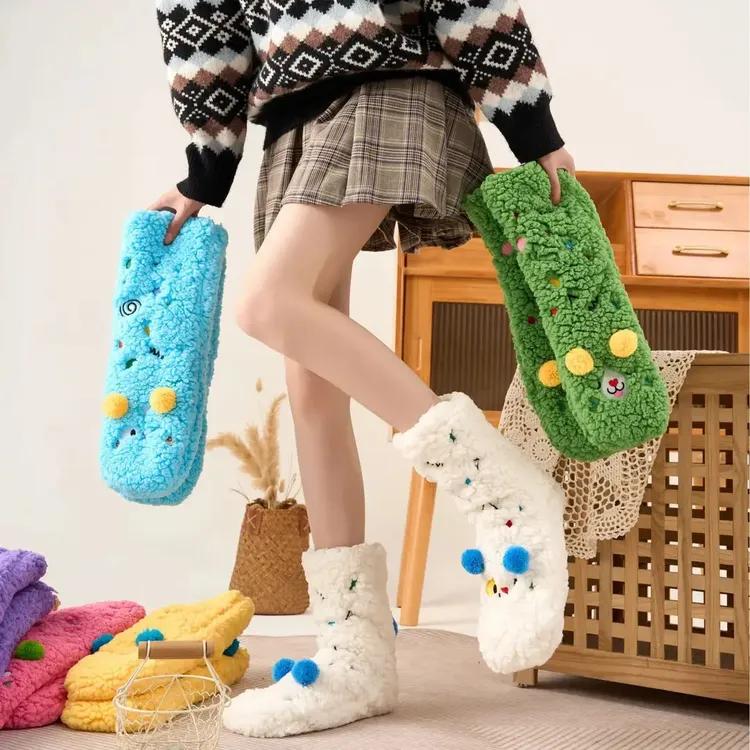 北斗七星猫秋冬季女生中筒袜可爱卡通睡眠居家防滑加厚地毯暖足袜