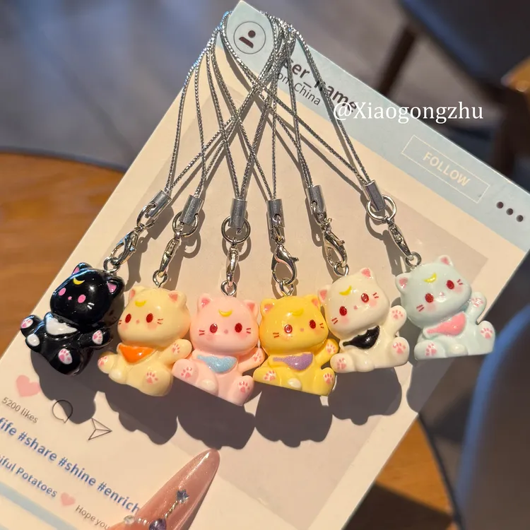 卡通招财猫咪手机绳可爱钥匙扣少女学生包包挂件情侣闺蜜礼物新款