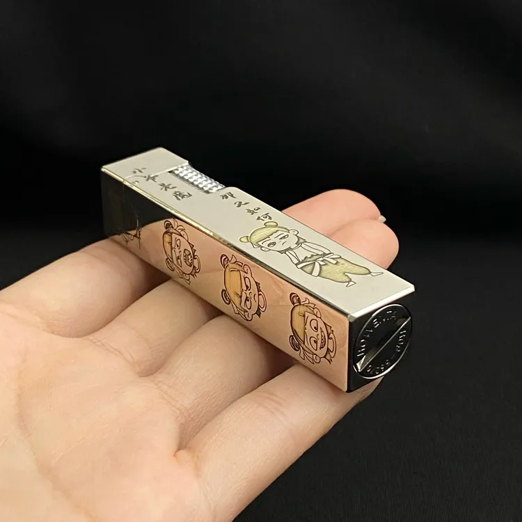  【镀铬R09哪吒】纯黄铜镀铬手工雕刻立方煤油打火机高密封长续航男