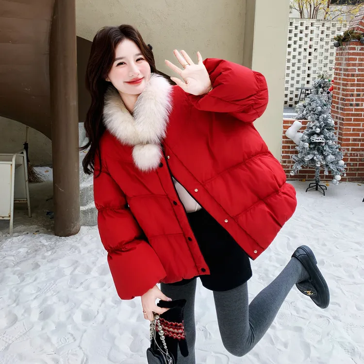 红色圣诞新年短款羽绒服女2025冬季新款保暖加厚外套配真狐狸毛领