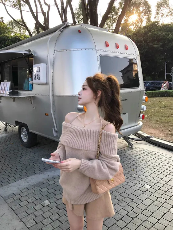 法式高级感慵懒风吊带针织毛衣女秋冬纯欲休闲甜美一字肩长袖上衣