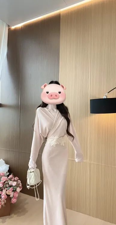 温柔与优雅 秋冬新款V领连衣裙系带收腰蝙蝠袖打底裙