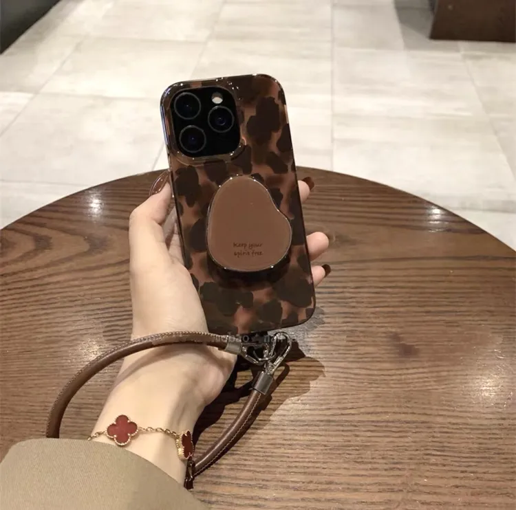 ins风秋冬琥珀几何支架手绳适用苹果16promax手机壳iPhone1615/14