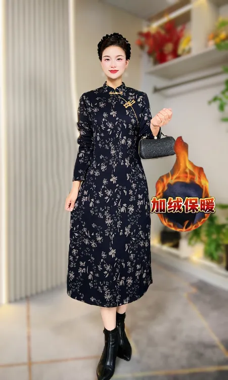 秋冬新款加绒加厚保暖旗袍连衣裙弹力显瘦遮肚洋气青花瓷妈妈装