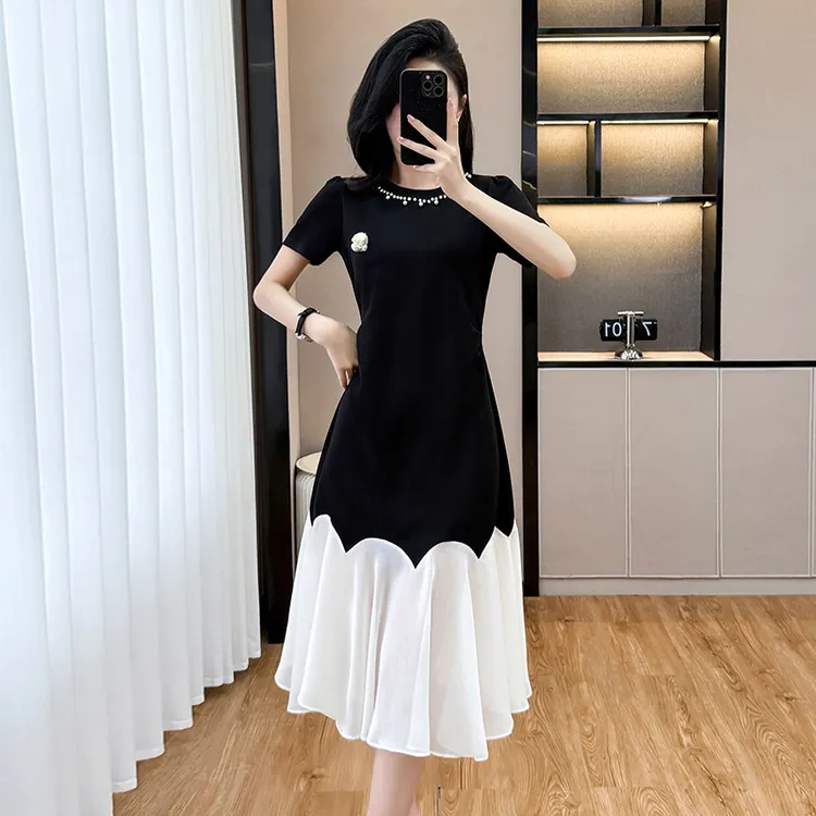 复古千金贵气感钉珠显瘦连衣裙女2025夏季新款撞色拼接气质A字裙
