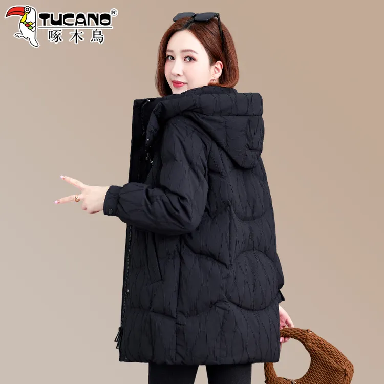 啄木鸟黑色连帽羽绒服2026新款女士冬季中长款设计感时尚宽松外套