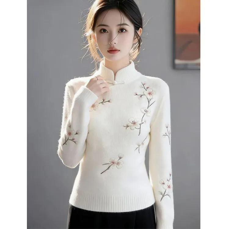 2025国风潮流新中式梅花刺绣盘扣立领毛衣女白色国风保暖针织衫女