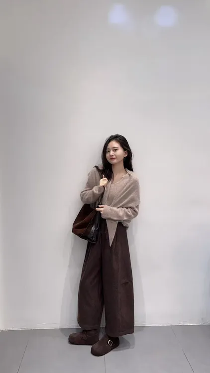 2025秋季新款韩系气质圆领针织衫披肩毛毛马甲外套阔腿裤三件套