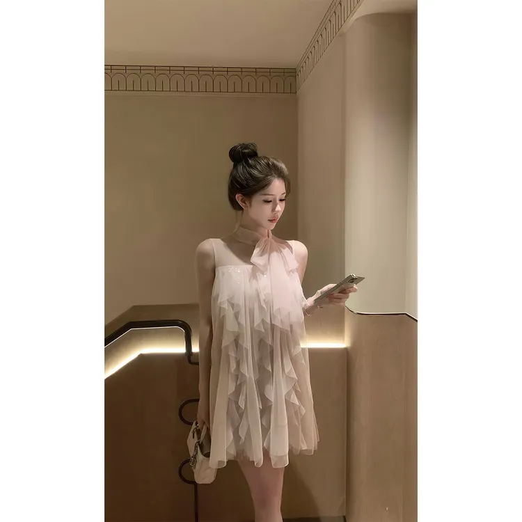 2025年夏季新款ins法式古早感美女网纱系带不规则无袖连衣裙短裙