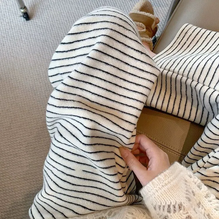 孕妇装孕妇秋季新款条纹裤2025针织阔腿裤休闲宽松显瘦直筒拖到长